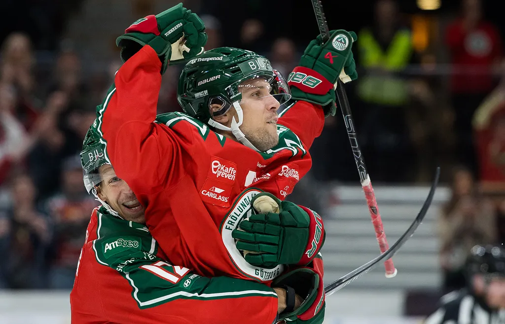 Frölunda går segrande ur rivalmötet mot Färjestad.