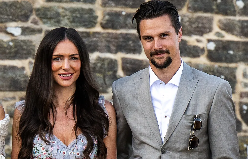 Erik Karlsson med hustrun Melinda under utdelningen av Victoriapriset den 14 juli 2023 i Borgholm