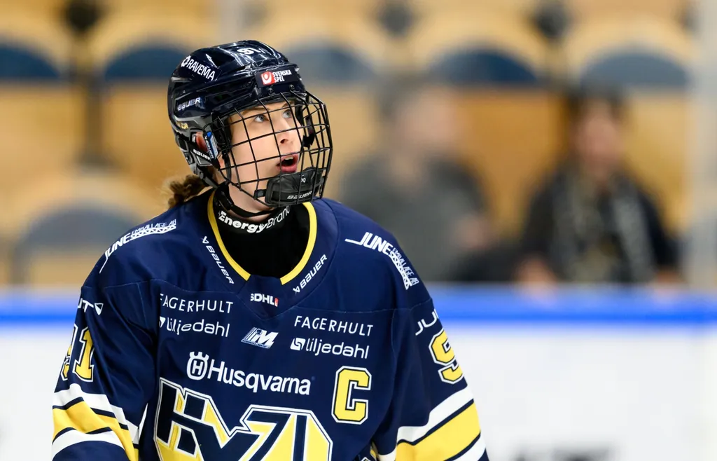 Emmi Rakkolainen lämnar HV71.