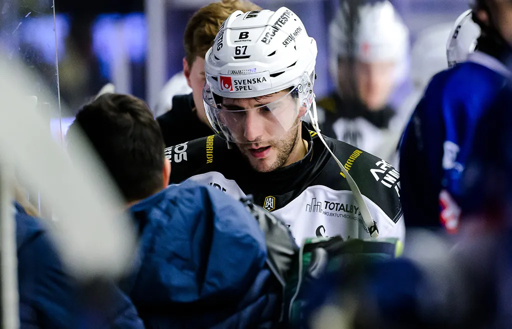 Konstantin Komarek – en av flera underpresterande spelare som sitter på ett dyrt kontrakt