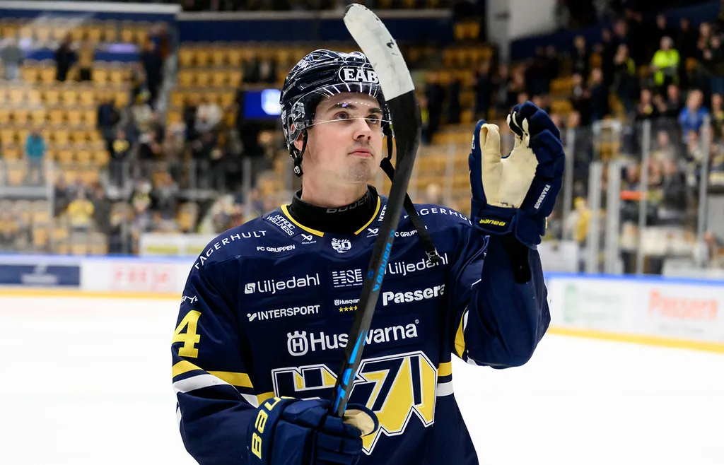 Hugo Fransson ser ut att stanna i HV71. 