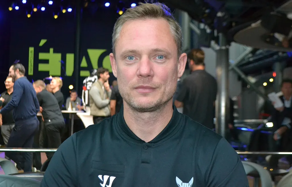 Karl Helmersson fick sparken efter att Västerås inlett årets säsong svagt