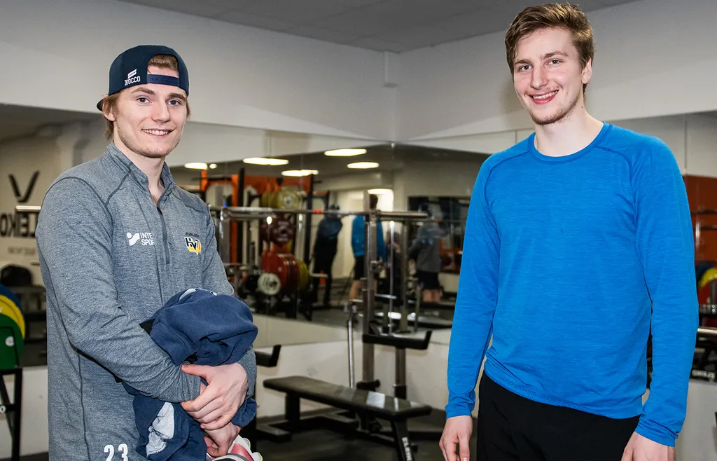 Vännerna Lias Andersson och Jacob Moverare kommer ställas mot varandra i Schweiz. 