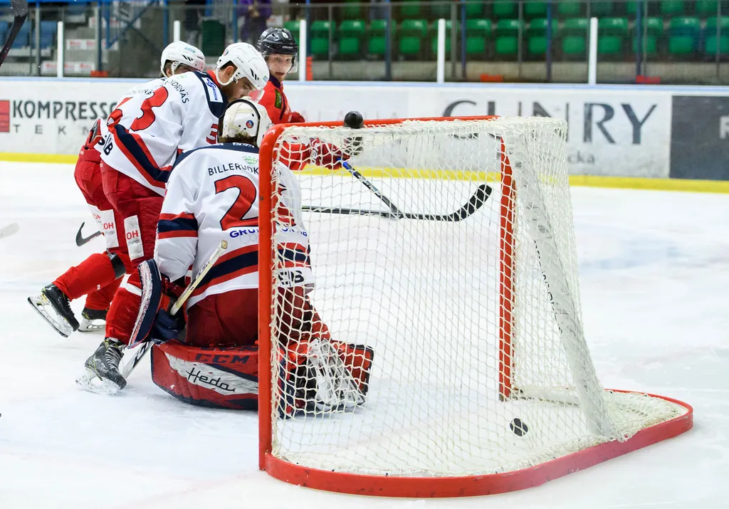 Är det ett självmål av Grums att tacka ja till platsen i Hockeyettan? Foto: Carl Sandin/Bildbyrån