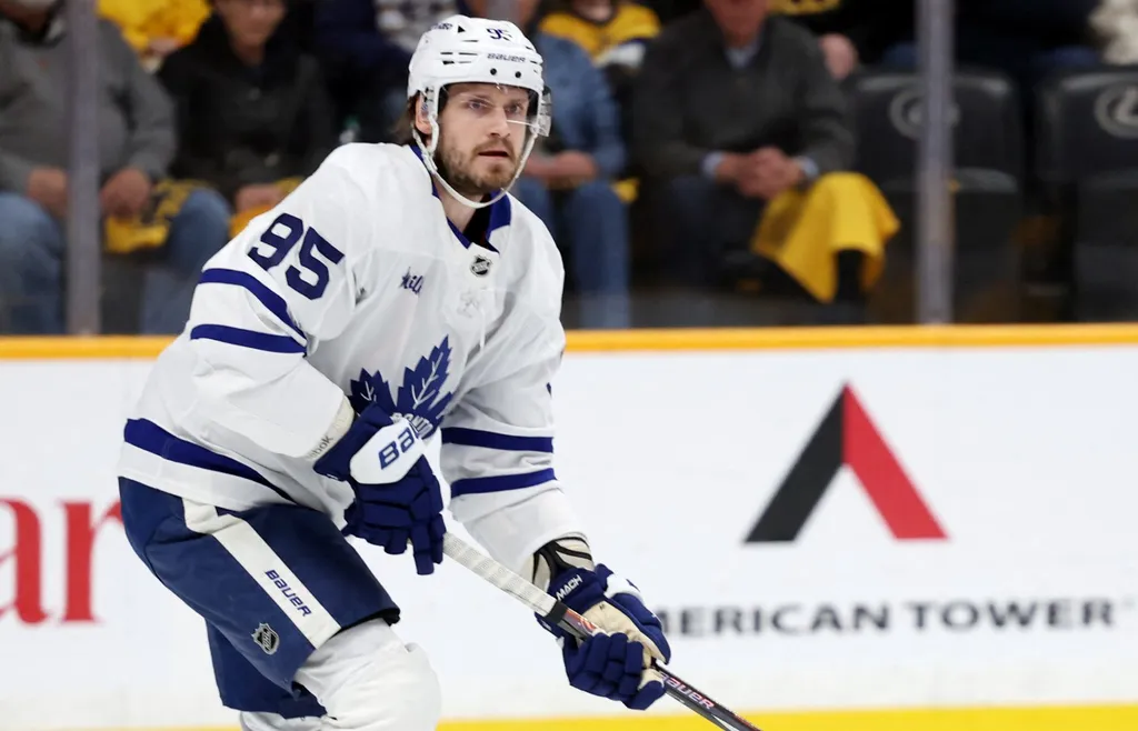 Oliver Ekman Larsson är skadad och missar Toronto Maple Leafs möte med Montréal Canadiens