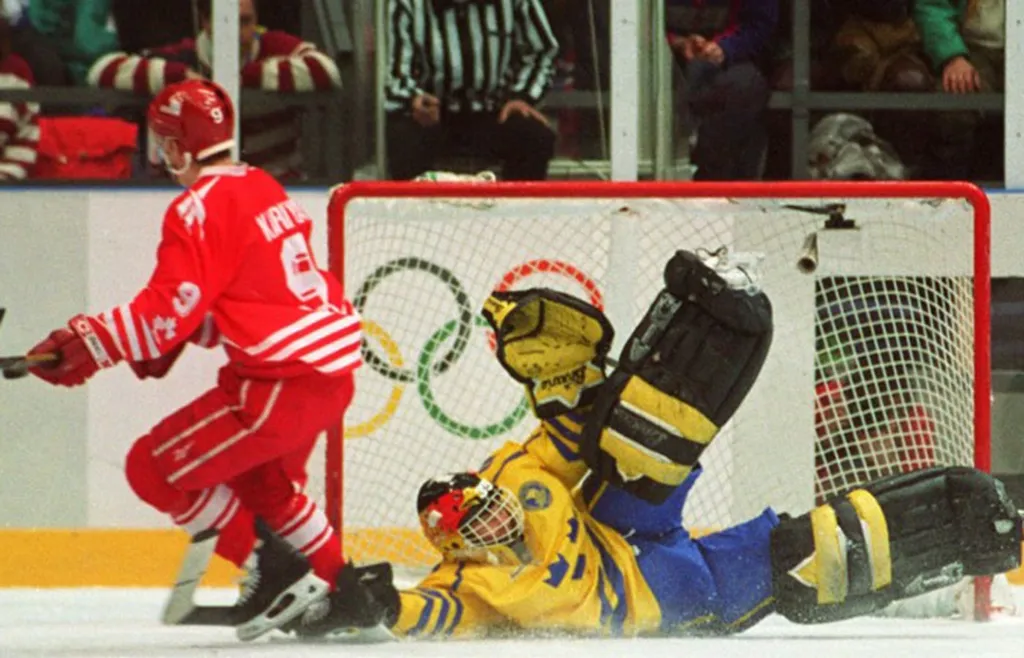Tommy Salos straffräddning i OS-finalen 1994 är ett ikoniskt ögonblick i Tre Kronors historia