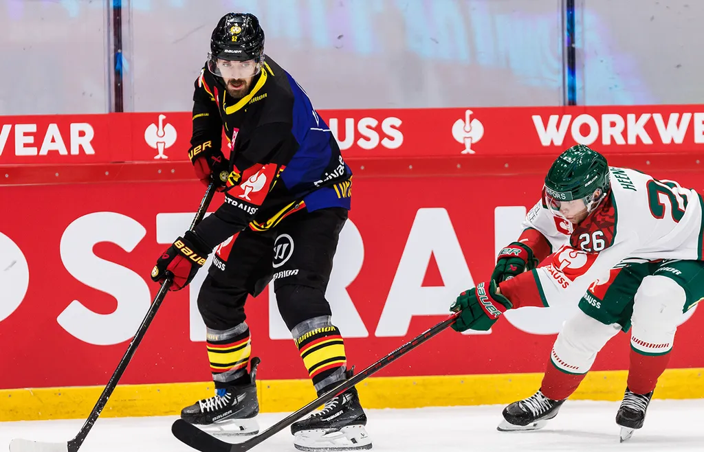 I CHL har Jack Kopacka producerat - där spelar han med "Top Scorer"-tröjan