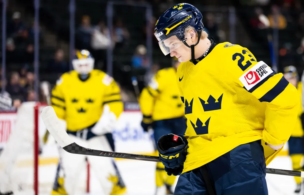 Liam Danielsson blir kvar i Örebro.