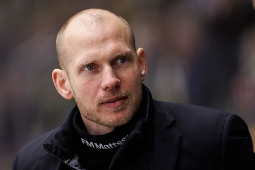 Oscar Dahlgren sitter säkert, slår han fast