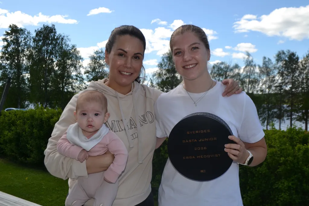 Prisutdelare Valentina Lizana tillsammans med årets vinnare av Eltieprospects Award Ebba Hedqvist