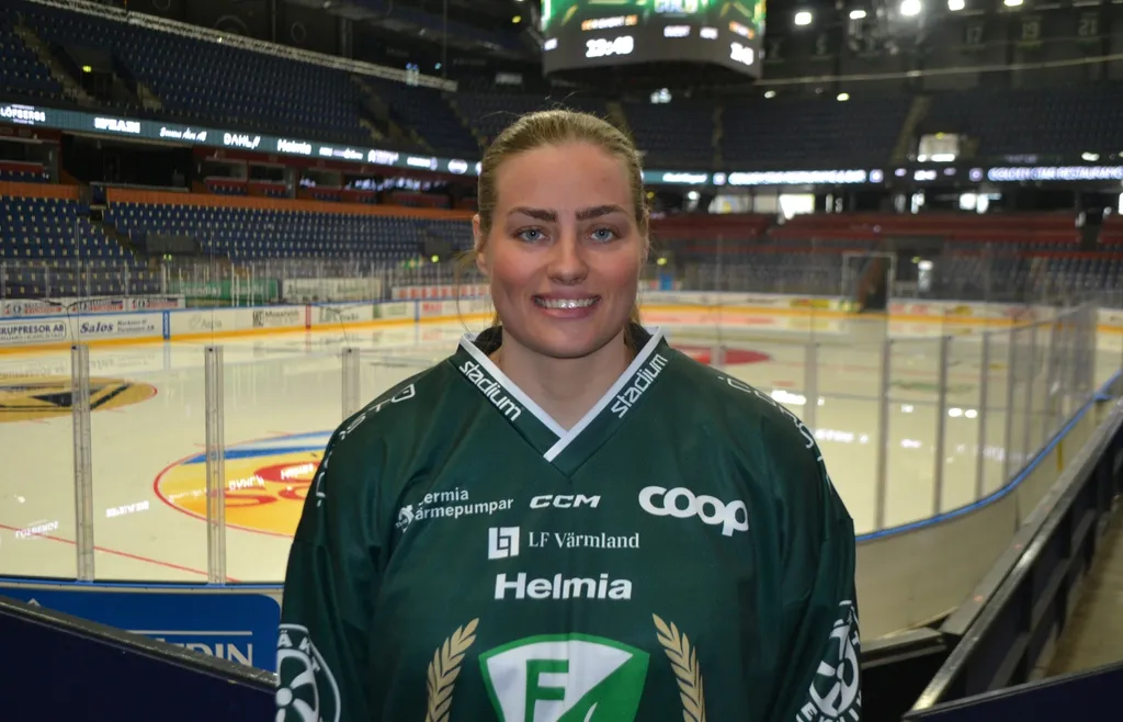 Ella Albinsson i Färjestad.