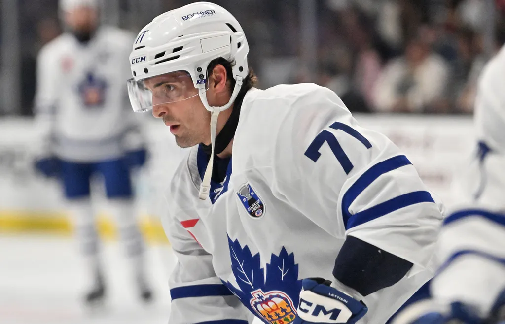 Vinni Lettieri får chansen i NHL av Toronto Maple Leafs. 