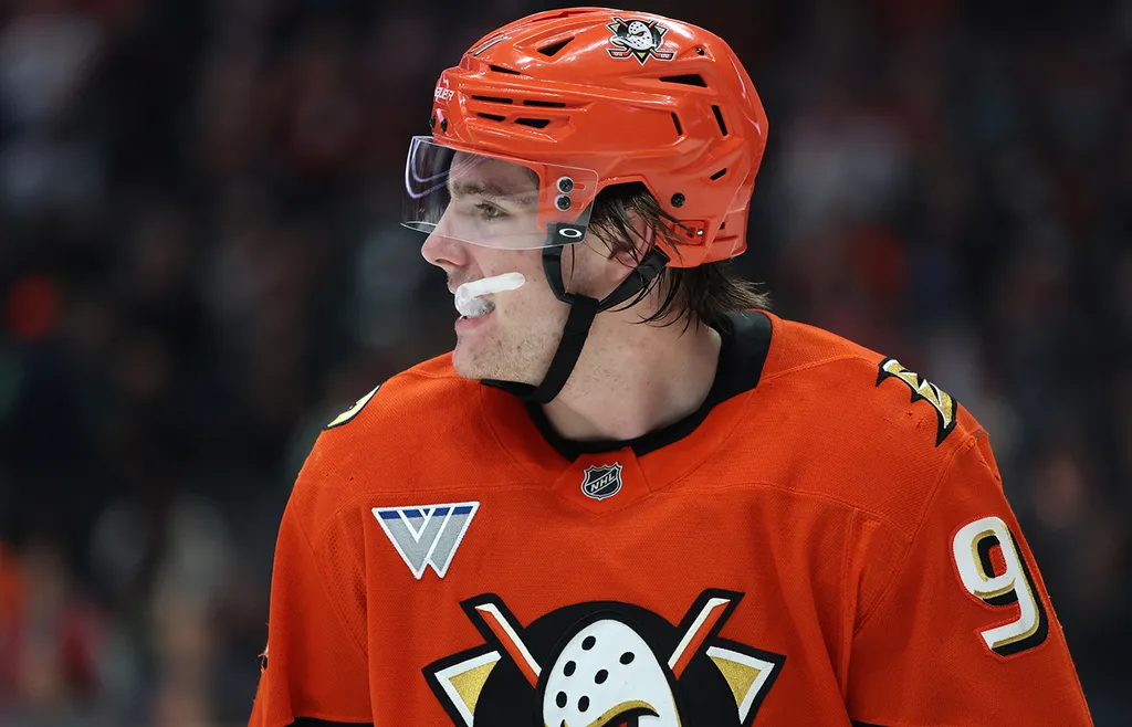 Leo Carlsson. Anaheim Ducks.