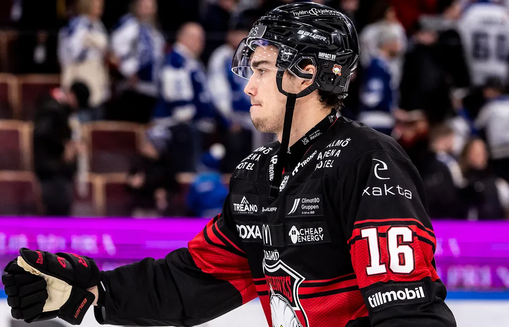Oliver Rosvall är klar för spel i Hockeyettan under årets säsong. 