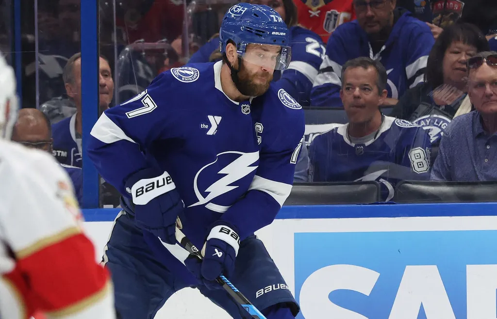 Victor Hedman spelade den sista matchen i serien mot Florida Panthers med en bruten fot