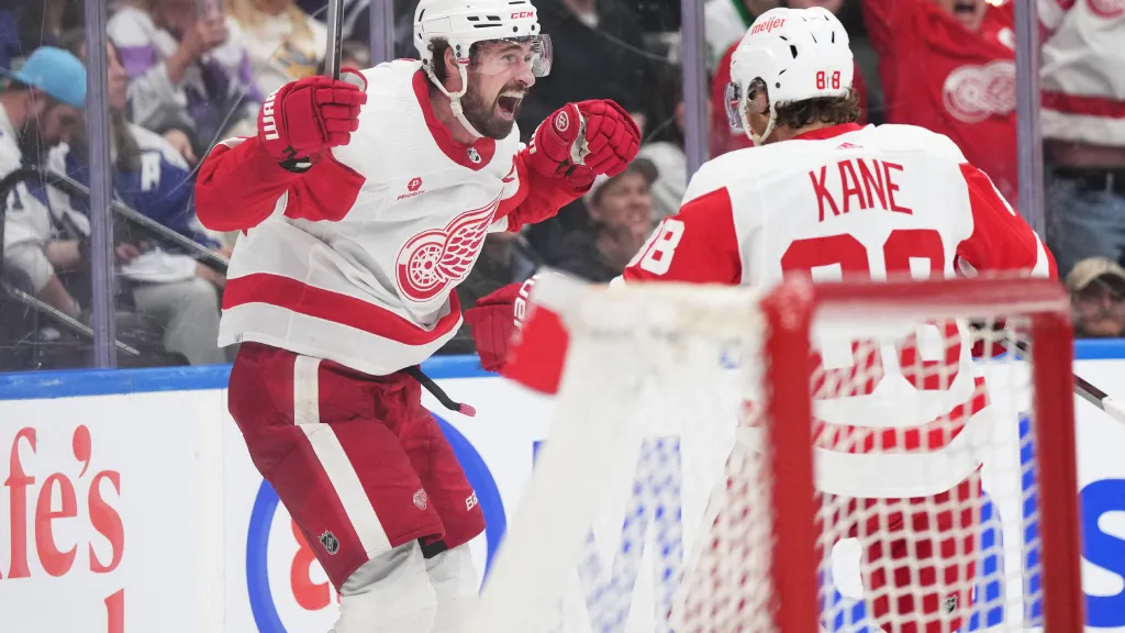 Dylan Larkin och Patrick Kane blir viktiga för Red Wings offensiv