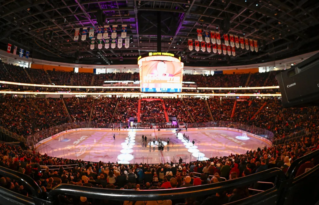 Centre Videotron har plats för över 18 000 åskådare. I vintras spelades en PWHL-match med fullsatta läktare i arenan