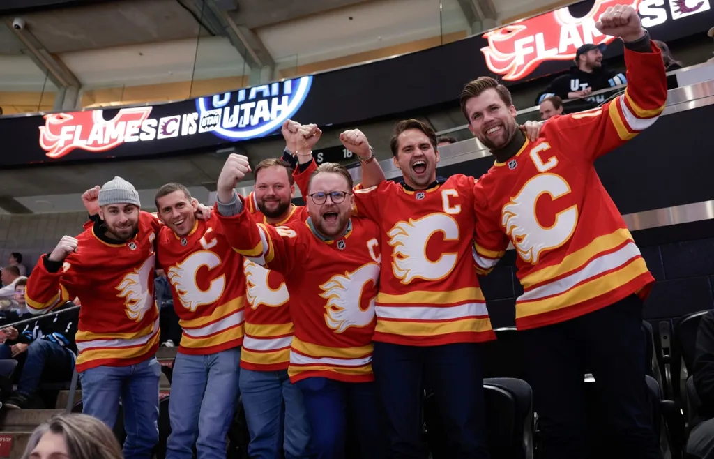 Mikael Backlund hade barndomsvänner på plats i Salt Lake City för att bevittna hans jubileumsmatch