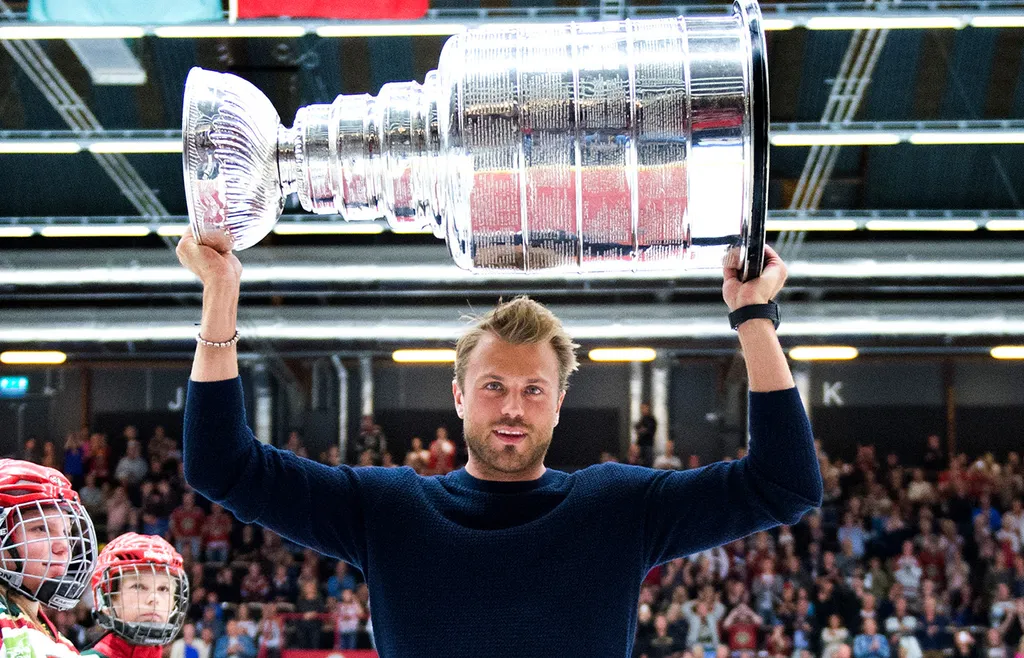 Stålberg med pokalen