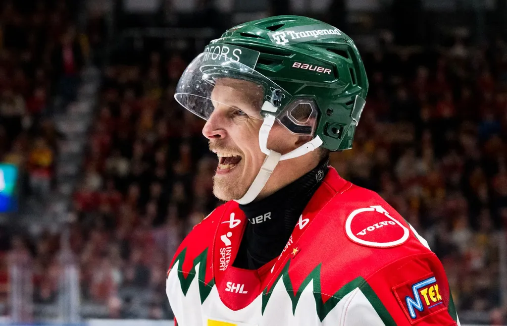 Max Friberg skriver nytt kontrakt med Frölunda.