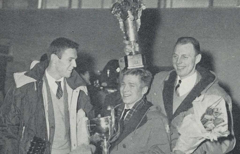 Sven Tumba, Eilert "Garvis" Määttä och Lasse Björn firar VM-guldet 1957.