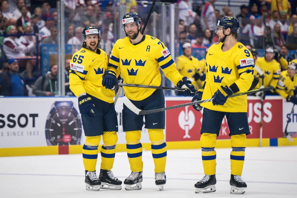 Erik Karlsson och Victor Hedman ser Dahlin upp till