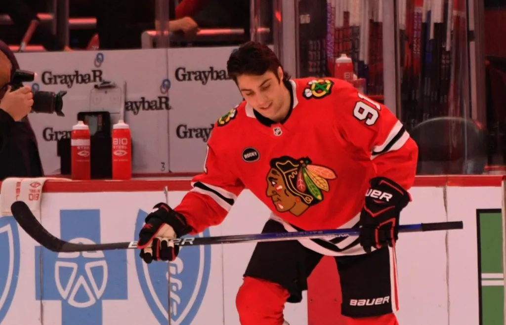 Frank Nazar NHL-debuterade för Chicago Blackhawks i april