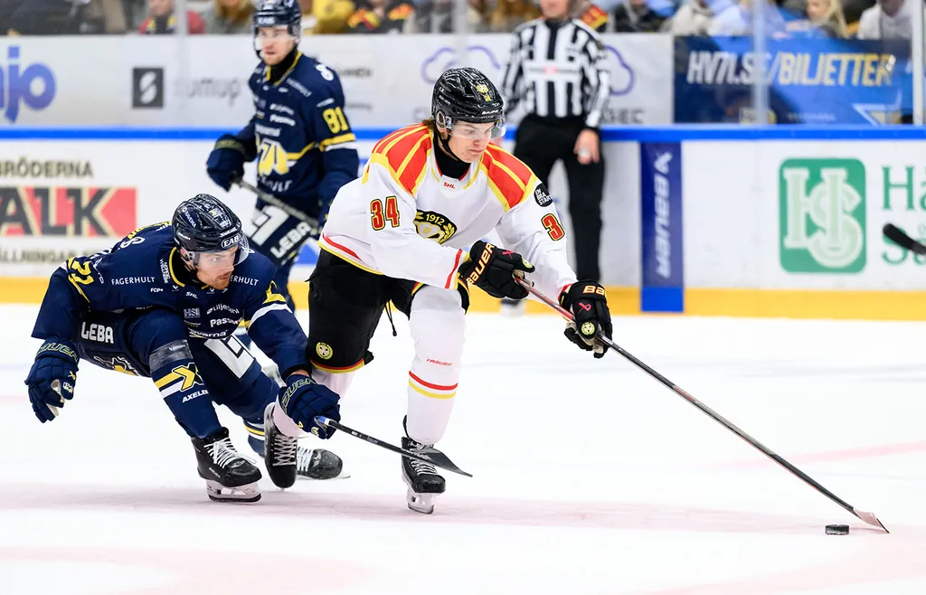 Charlie Forslund under dagens SHL-match mellan HV71 och Brynäs. 