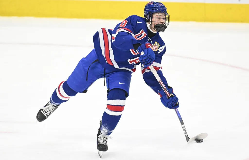 Amerikanen James Hagens är topptippad inför NHL-draften 2025