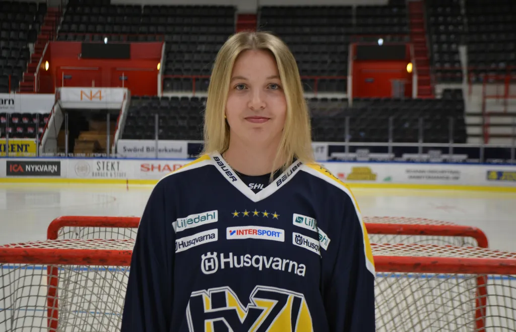 Beatrice Hjälm kommer spela i HV71 nästa säsong