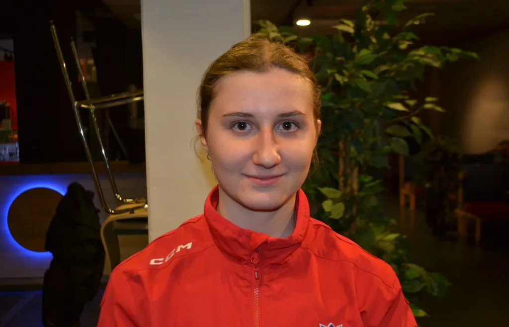 Adela Sapovalivova