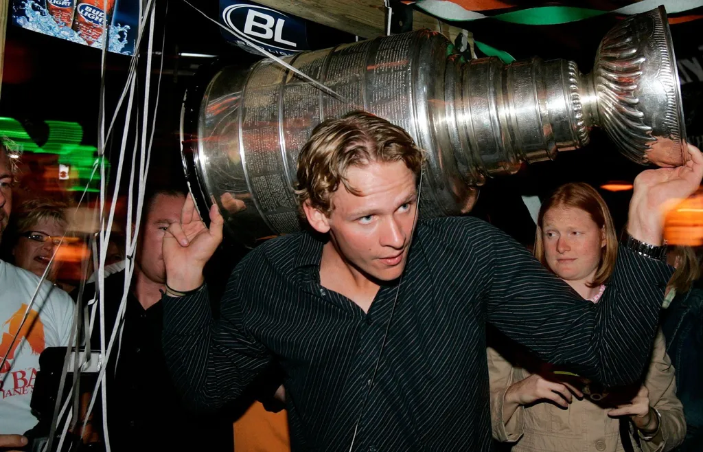 Corey Perry efter Stanley Cup-segern med Anaheim Ducks 2007