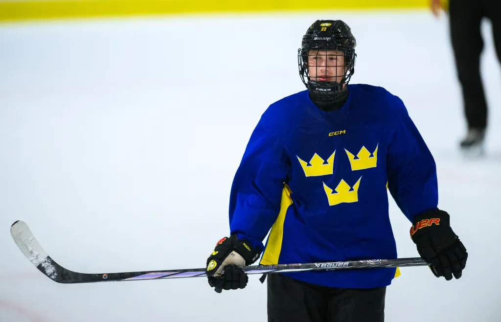 Leo Sundqvist under en träning med U18-landslaget