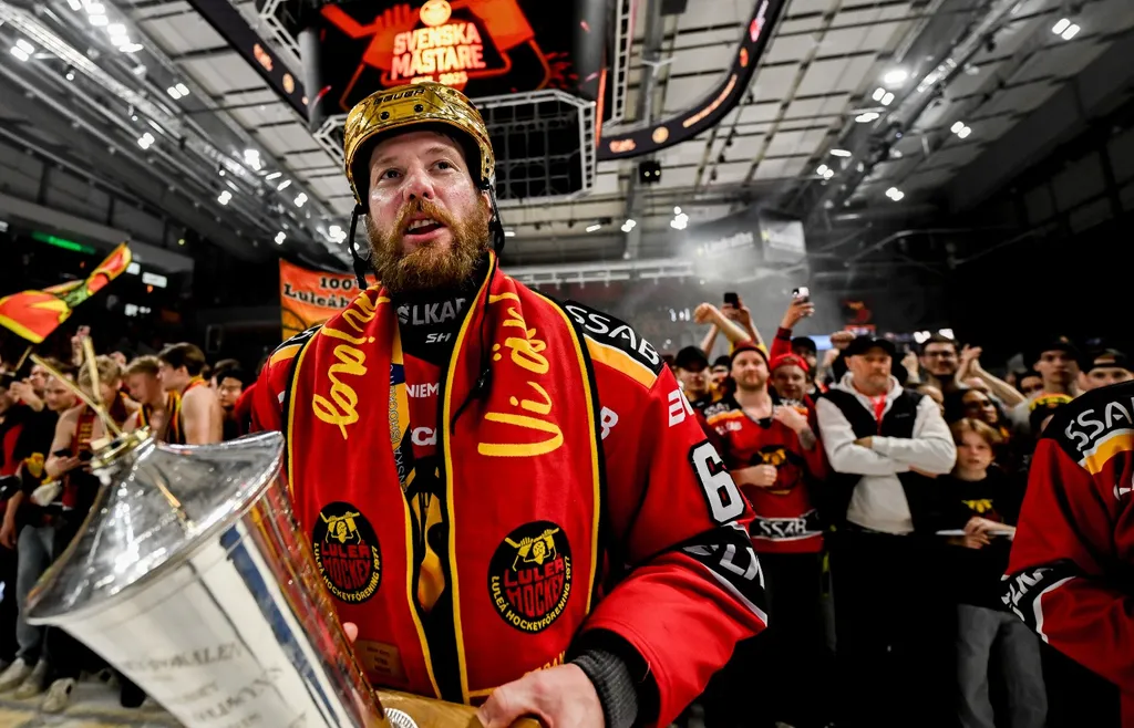 Linus Omark vann SM-guld i sin sista match med Luleå
