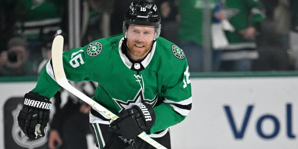 Joe Pavelski har avslutat en lång NHL-karriär där han spelade för San Jose Sharks och Dallas Stars
