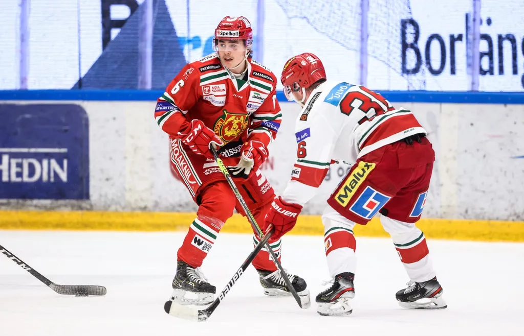 Linus Millner Westberg under ishockeymatchen i Hockeyallsvenskan mellan Mora och Modo den 11 februari 2022 i Mora.