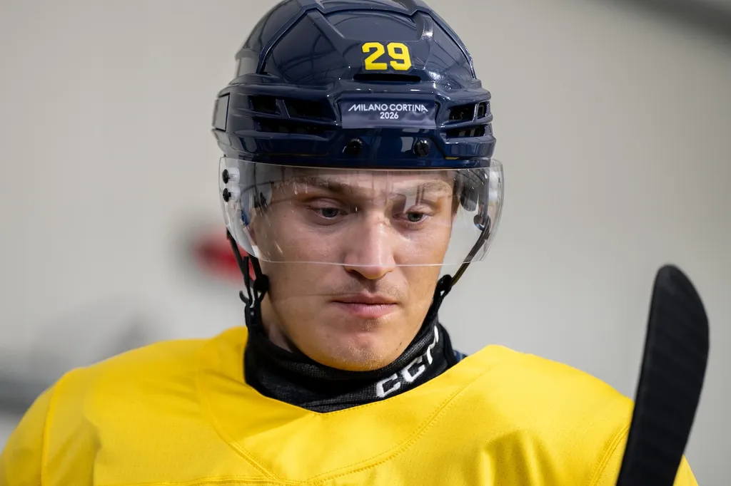 Pontus Holmberg, tidigare SM-guldvinnare med Sam Hallams tidigare klubb Växjö