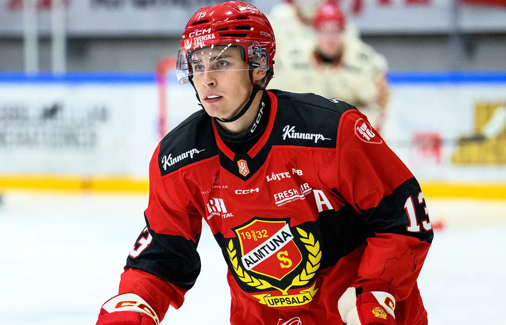 Fredrik Schlyer kliver nu in i sin tredje raka säsong i Almtuna.