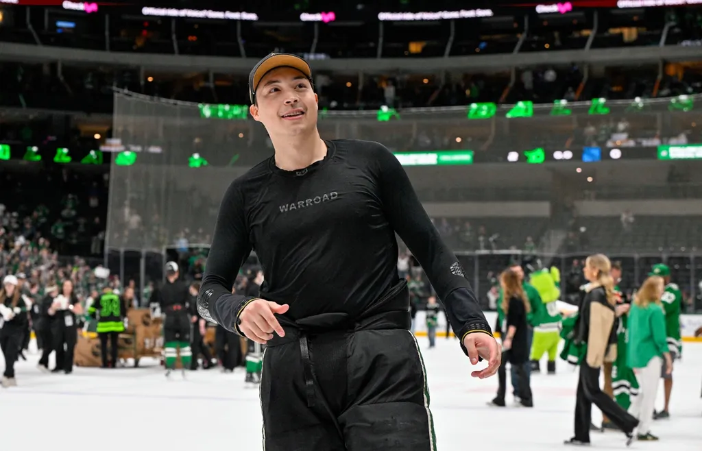 Jason Robertson blir kvar i Dallas.