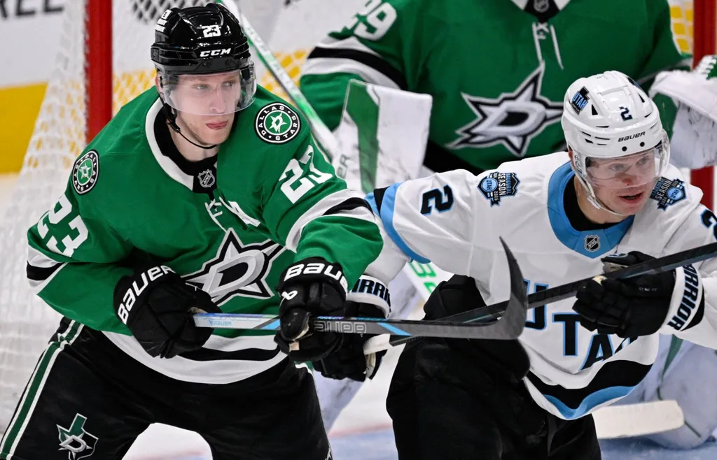 Esa Lindell och Olli Määttä är två av spelarna som måste ta större ansvar när Miro Heiskanen saknas i 4 Nations Face-Off för Finland