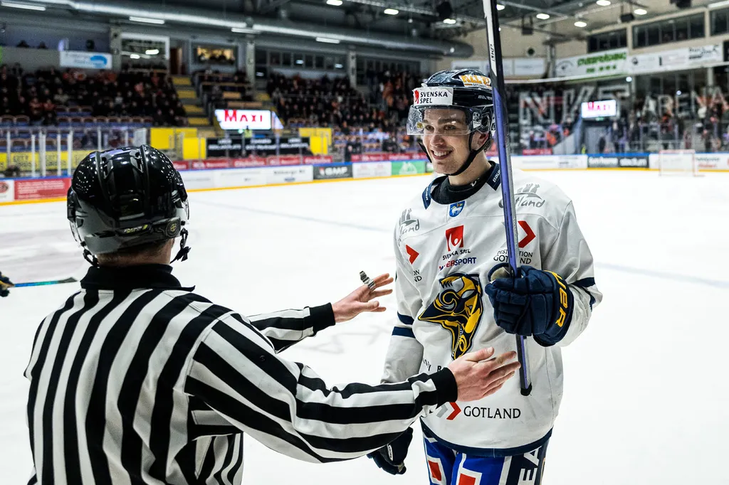 Elias Lindström har förlängt med Visby/Roma