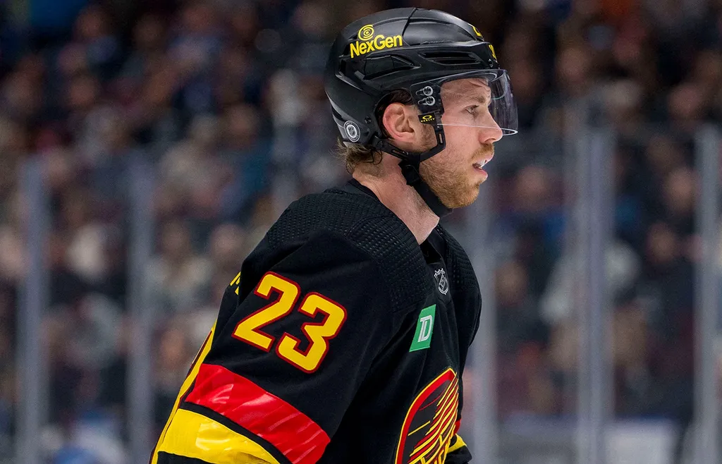 Elias Lindholm lyfter rejält efter att ha skrivit på för Boston