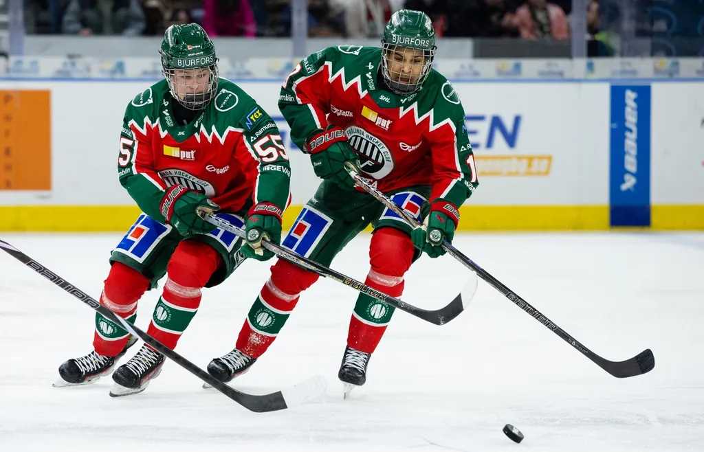 Ivar Stenberg har fått spela i samma kedja som junioren Max Westergård under de senaste matcherna