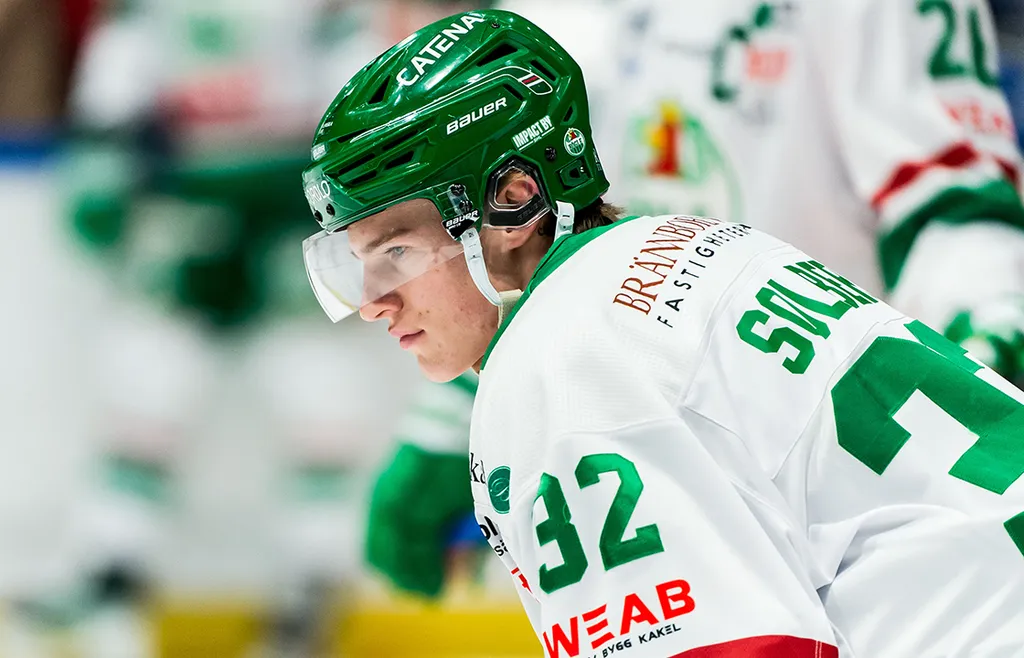 Isac Solberg har börjat etablera sig i SHL