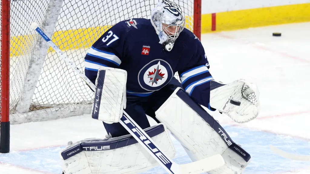 Connor Hellebuyck ser ut som USA:s etta på förhand