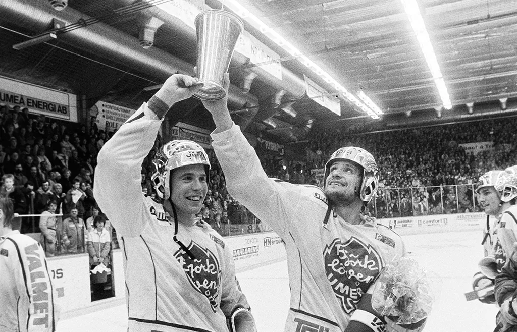 Ulf Dahlén och Peter Sundström höjer bucklan