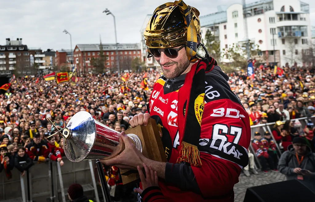 Har vi sett det sista av artisten Linus Omark? FOTO: Simon Eliasson/Bildbyrån