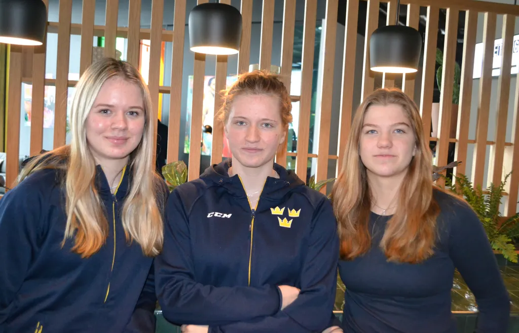 Mira Jungåker, Hilda Svensson och Ebba Hedqvist var alla med i U18-VM i Östersund och är nu ordinarie i Damkronorna