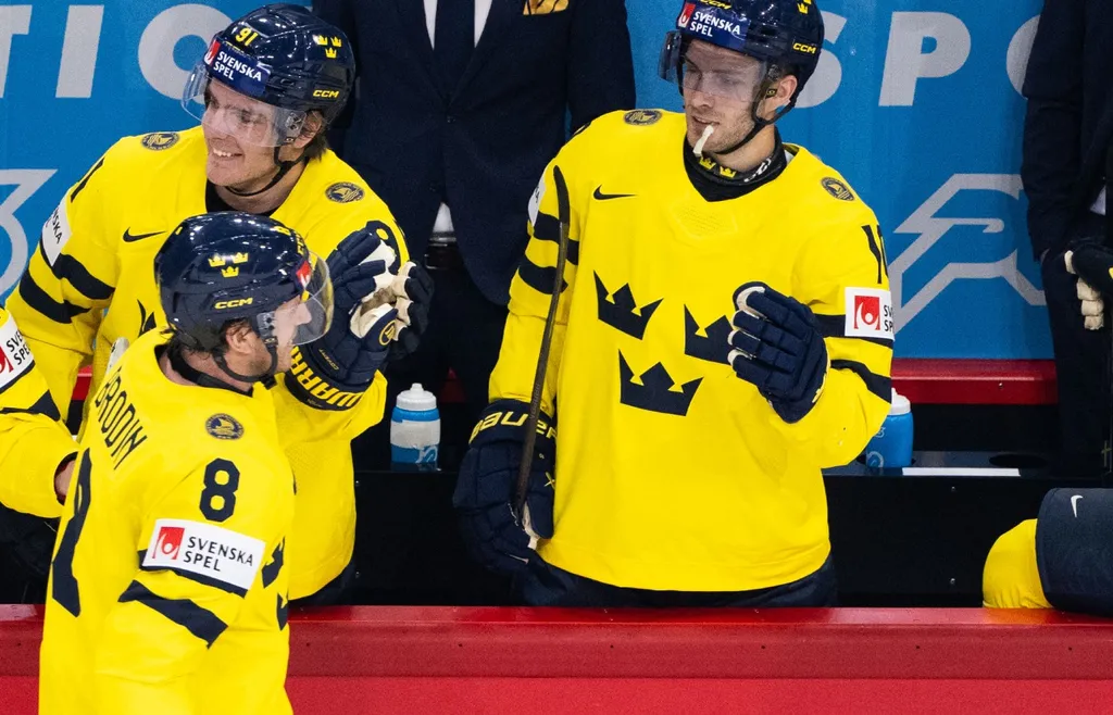 Leo Carlsson, Alexander Wennberg och Jonas Brodin var en del av Sveriges VM-lag i våras – och får nu spela OS ihop