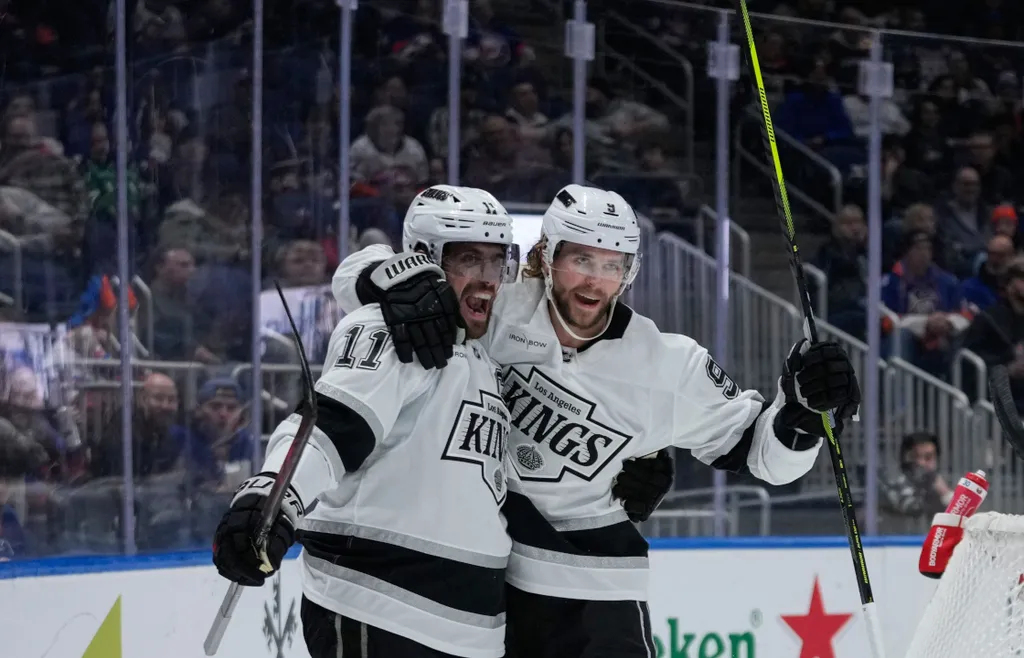 Anze Kopitar och Adrian Kempe.